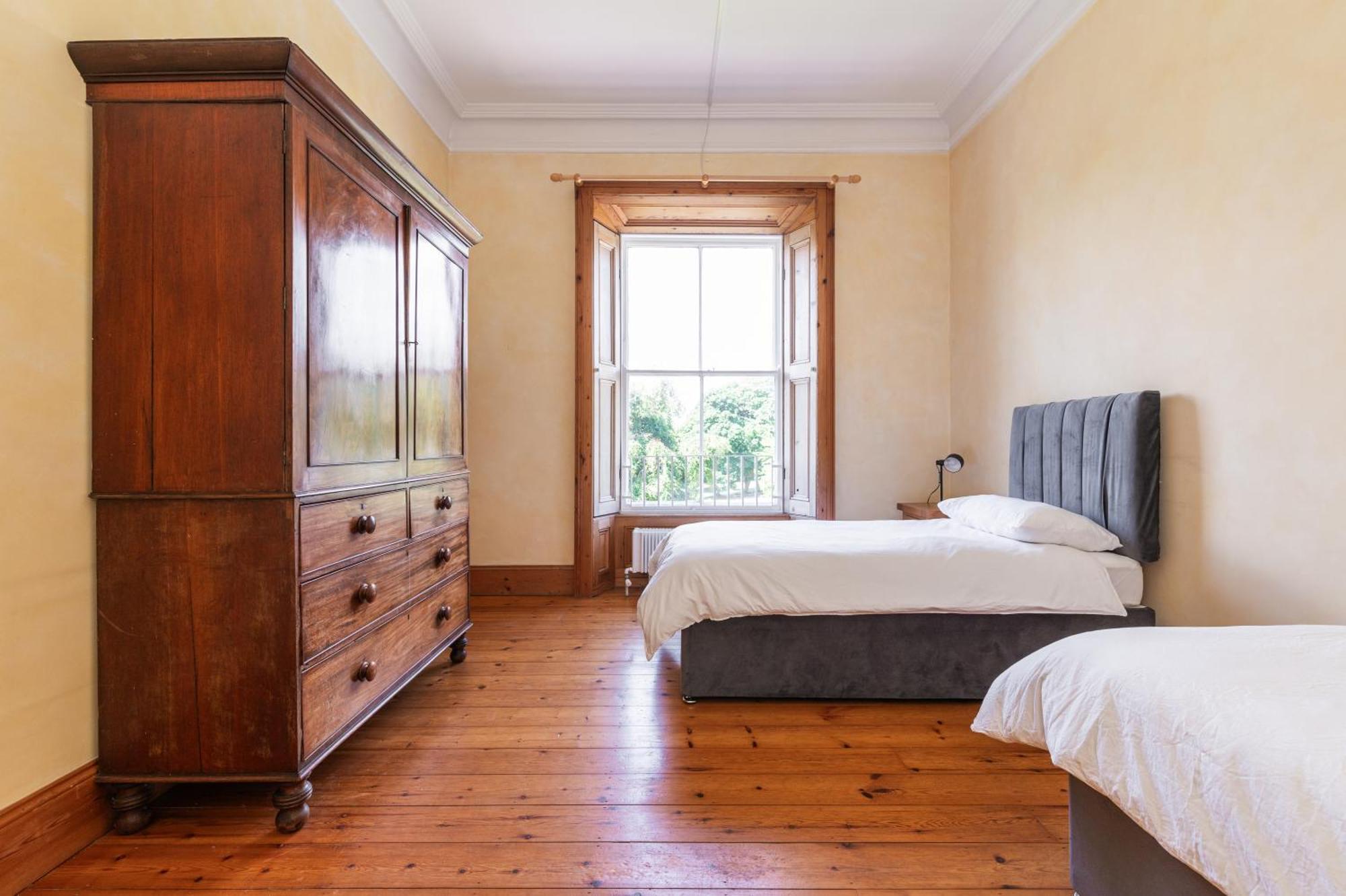 Montebello House Hotel Дъблин Екстериор снимка